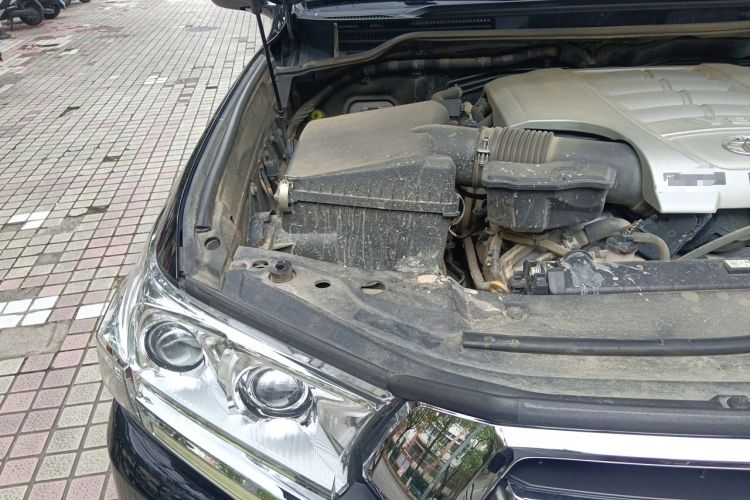 Used Toyota Land Cruiser  Engine Bay Right