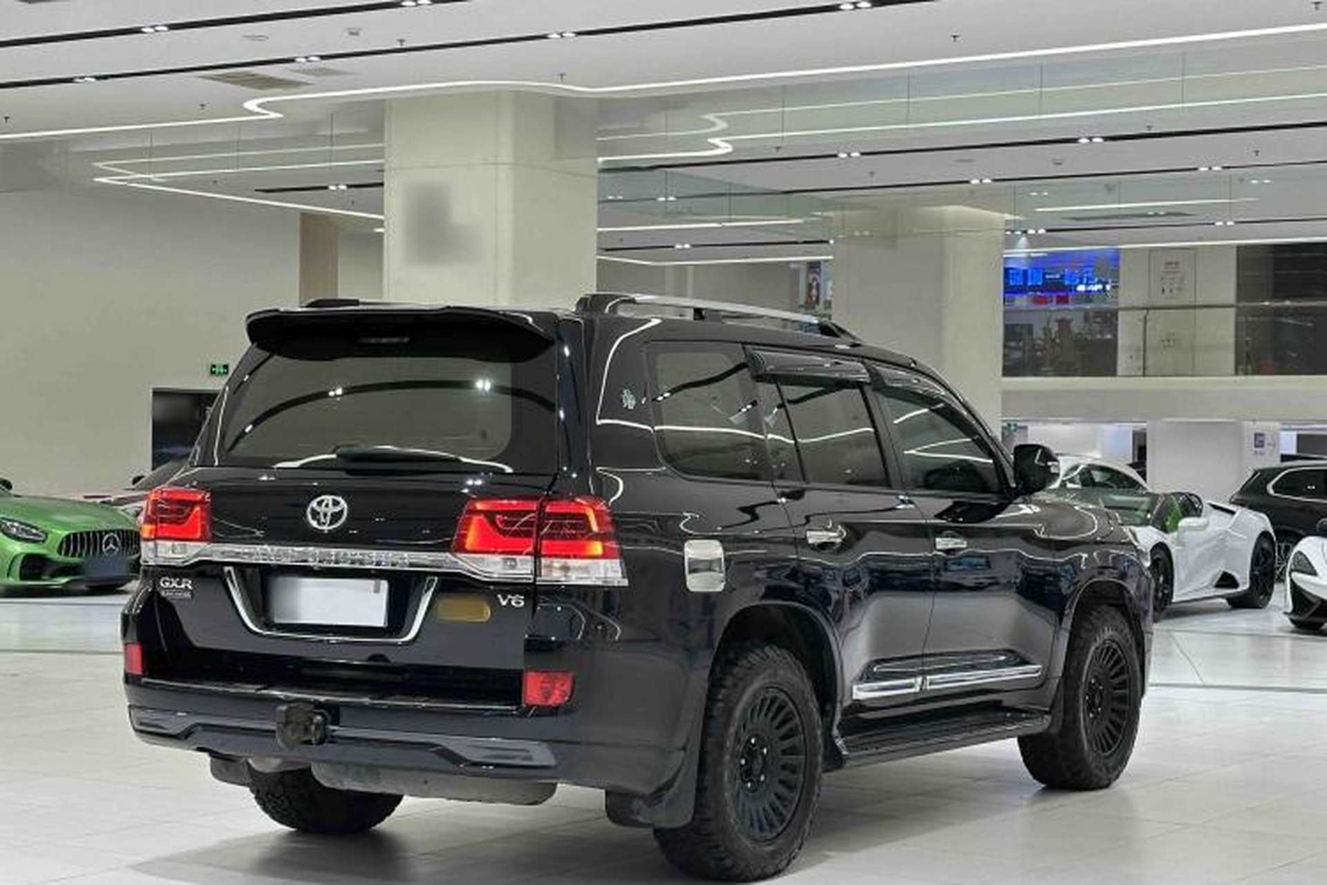 Used Toyota Land Cruiser 2017 4.0L GX 7-Seater U.S.-Spec Version Exterior 1