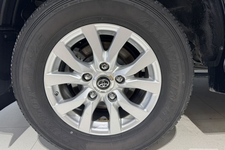Used Toyota Land Cruiser 2017 4.0L Automatic Parallel Import Exterior 8