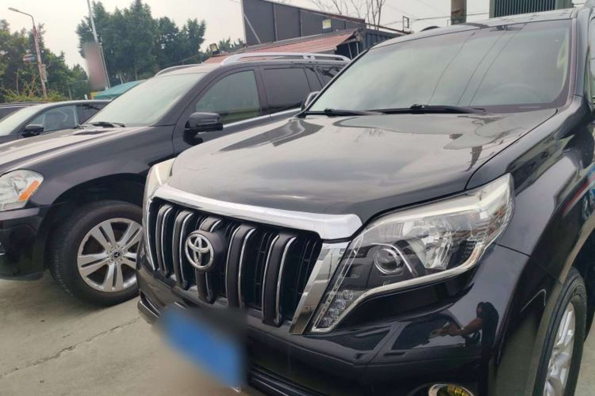 Used Toyota Land Cruiser 2017 4.0 V6 Low-Trim Version—Middle East Front
