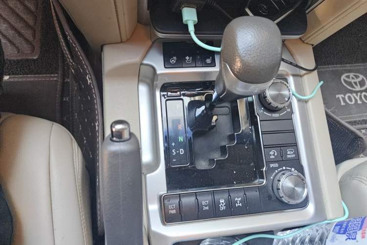 Used Toyota Land Cruiser 2017 4.0L Automatic Parallel Import Gear Lever