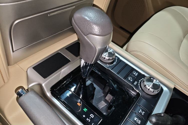 Used Toyota Land Cruiser 2017 4.0L Automatic Parallel Import Gear Lever