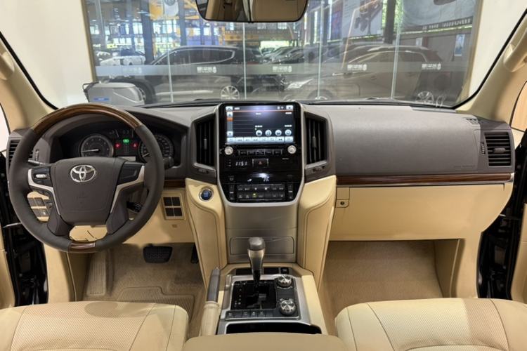 Used Toyota Land Cruiser 2017 4.0L Automatic Parallel Import Interior 4