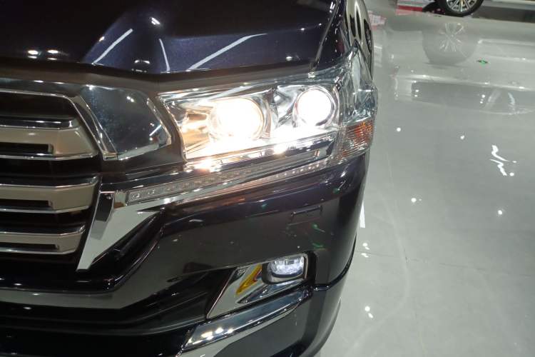 Used Toyota Land Cruiser 2017 4.0L GX 7-Seater U.S.-Spec Version Left Front Headlight