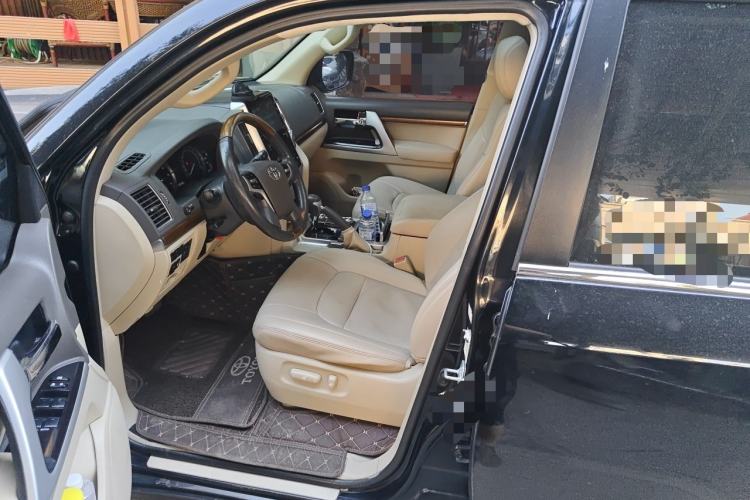 Used Toyota Land Cruiser 2017 4.0L Automatic Parallel Import Left Front Seat