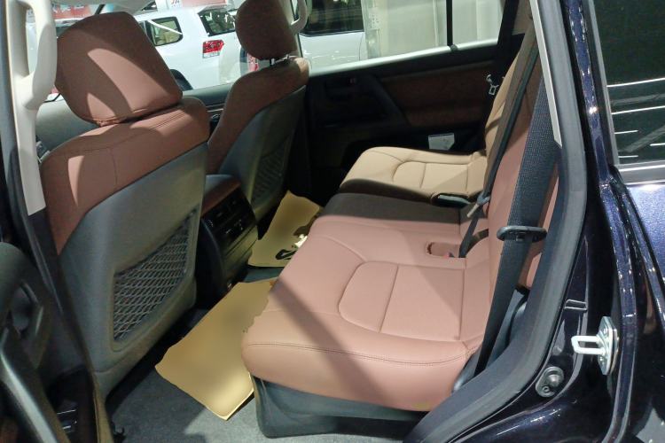 Used Toyota Land Cruiser 2017 4.0L GX 7-Seater U.S.-Spec Version Left Rear Seat