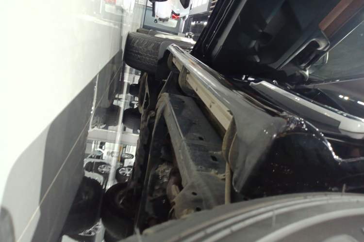 Used Toyota Land Cruiser 2017 4.0L GX 7-Seater U.S.-Spec Version Left Side Sill