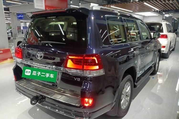 Used Toyota Land Cruiser 2017 4.0L GX 7-Seater U.S.-Spec Version Rear Right 45 Deg