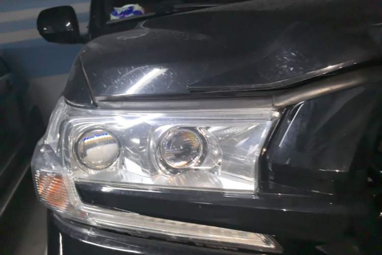 Used Toyota Land Cruiser  Right Front Headlight