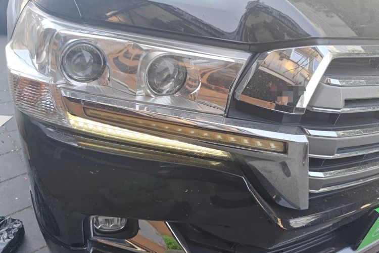 Used Toyota Land Cruiser 2017 4.0L Automatic Parallel Import Right Front Headlight