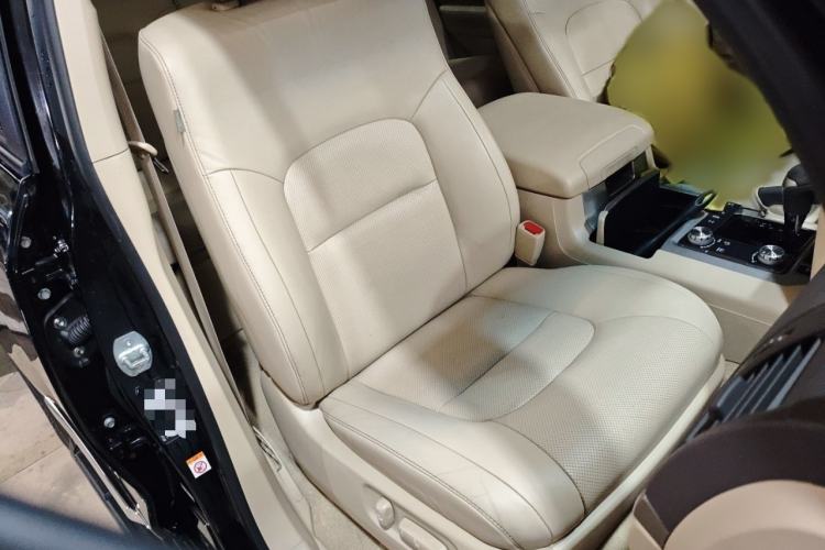 Used Toyota Land Cruiser 2017 4.0L Automatic Parallel Import Right Front Seat