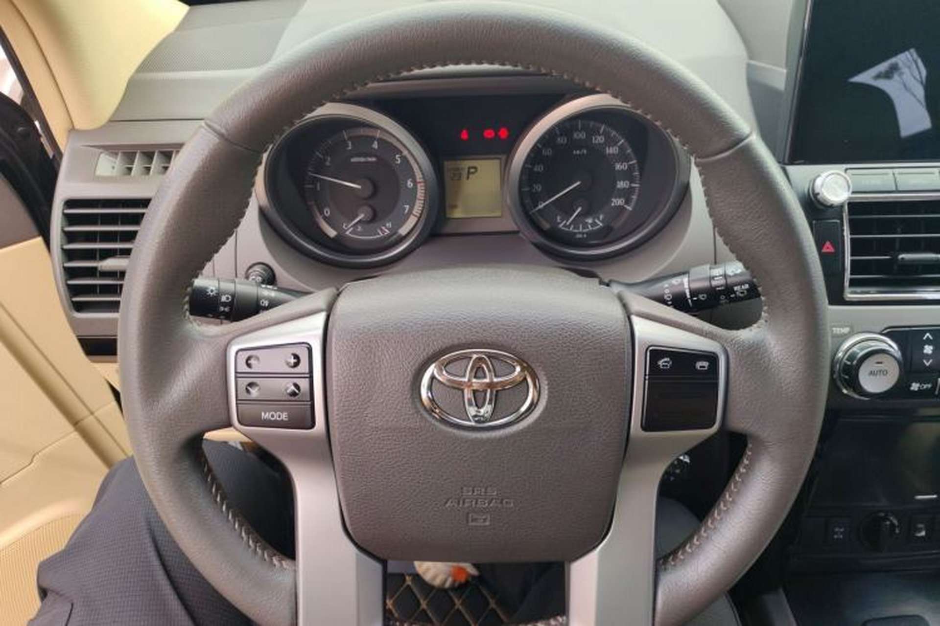 Used Toyota Land Cruiser 2017 4.0 V6 Low-Trim Version—Middle East Steering Wheel