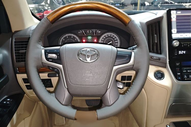Used Toyota Land Cruiser 2017 4.0L Automatic Parallel Import Steering Wheel