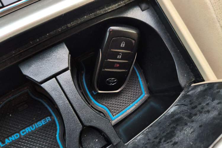 Used Toyota Land Cruiser  Vehicle Key