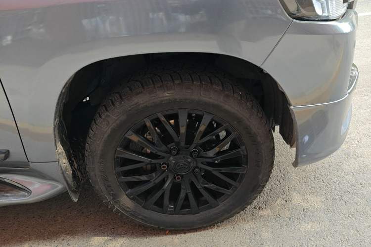 Used Toyota Land Cruiser  Right Front Wheel Hub