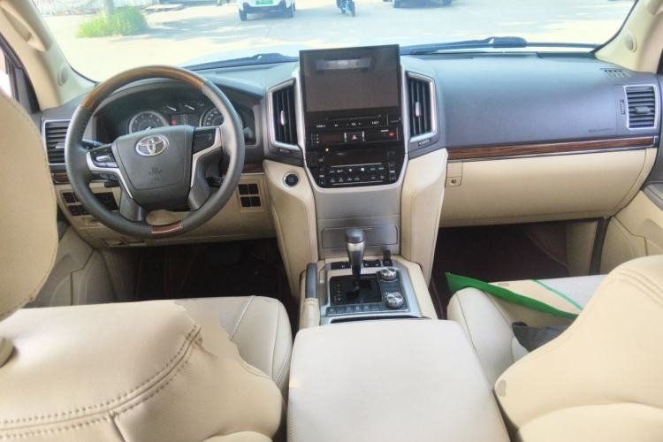 Used Toyota Land Cruiser  Center Console