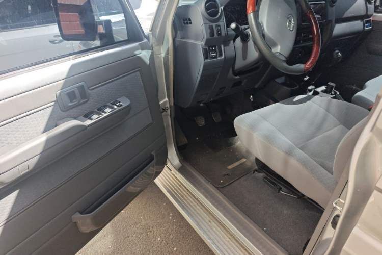 Used Toyota Land Cruiser  Driver Seat