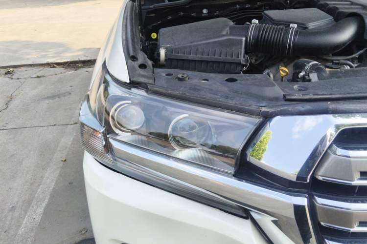 Used Toyota Land Cruiser  Right Front Headlight