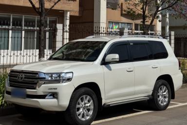 Used Toyota Land Cruiser 2017 4.0 GX-R Dual Fuel Dual Differential – Middle East