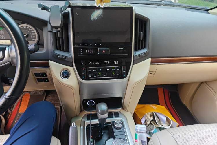 Used Toyota Land Cruiser  Audio And AC Panel