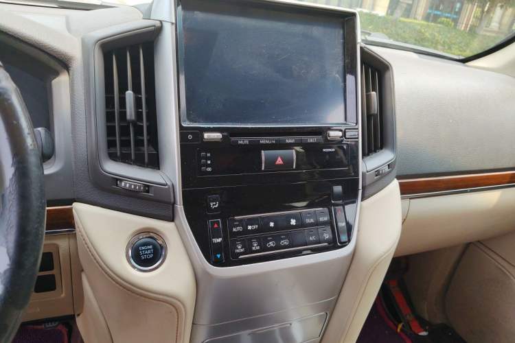 Used Toyota Land Cruiser  Audio And AC Panel