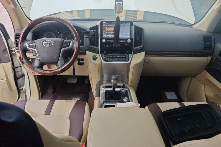 Used Toyota Land Cruiser  Center Console