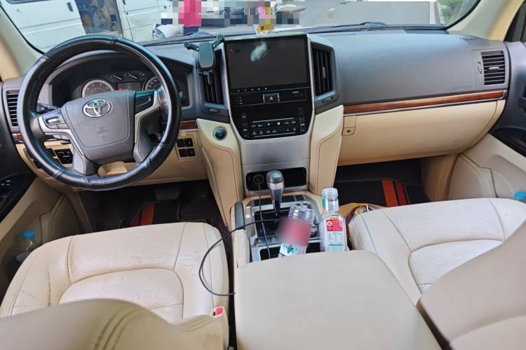 Used Toyota Land Cruiser  Center Console