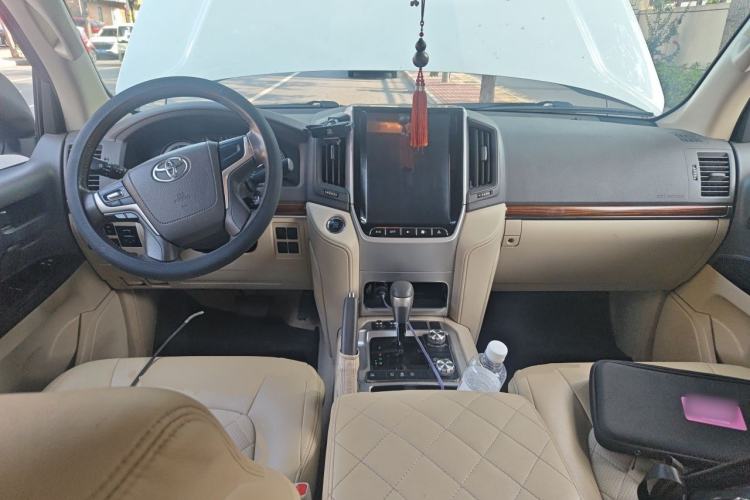 Used Toyota Land Cruiser  Center Console