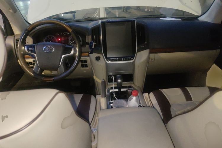 Used Toyota Land Cruiser  Center Console