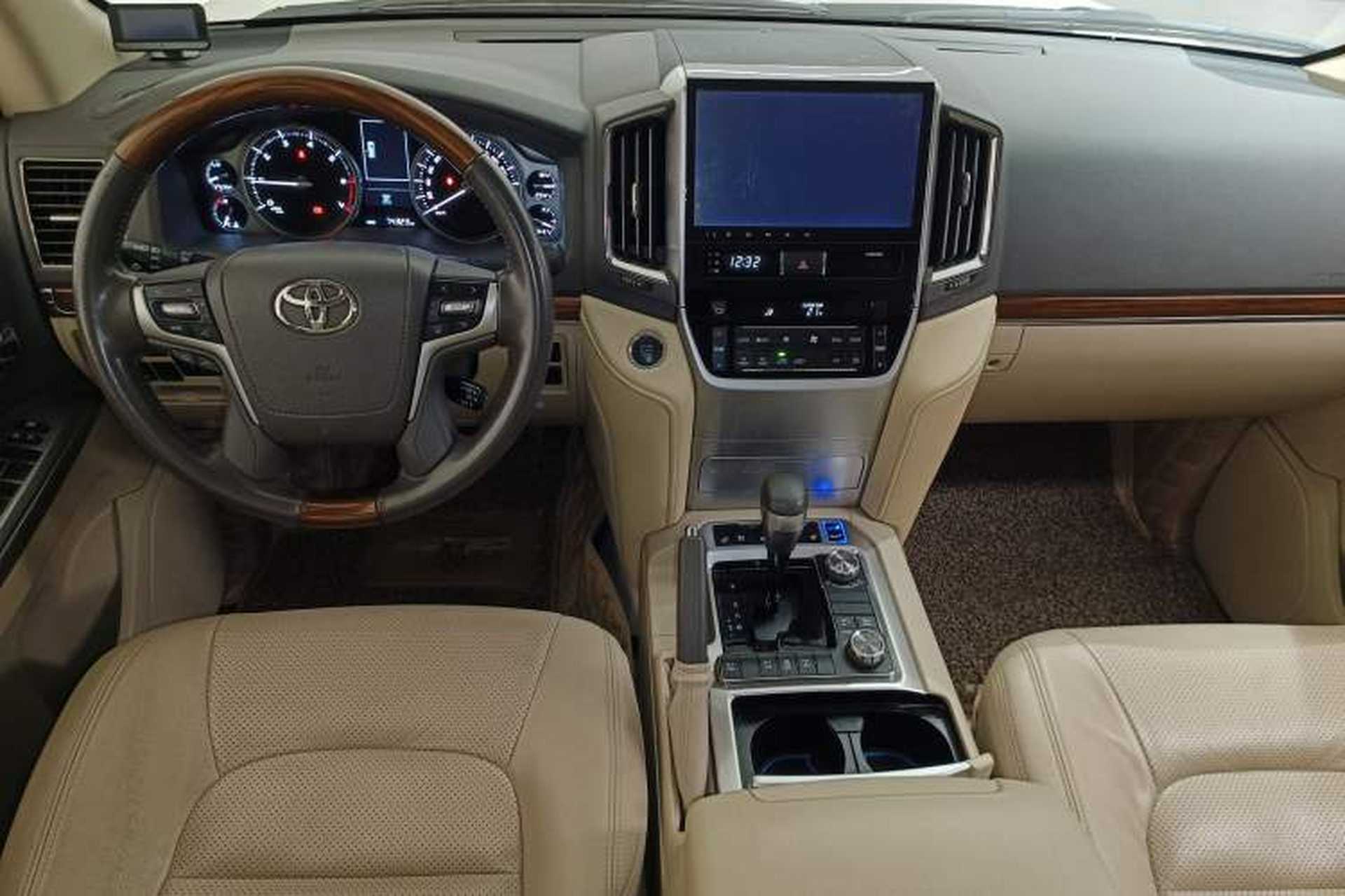 Used Toyota Land Cruiser 2017 4.0 GX-R Aluminum Wheels No Sunroof High-End Version—Middle East Market Center Console