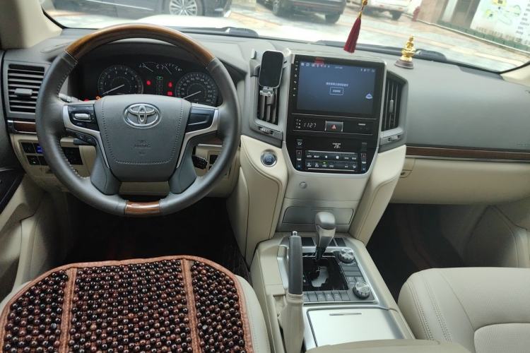 Used Toyota Land Cruiser  Center Console