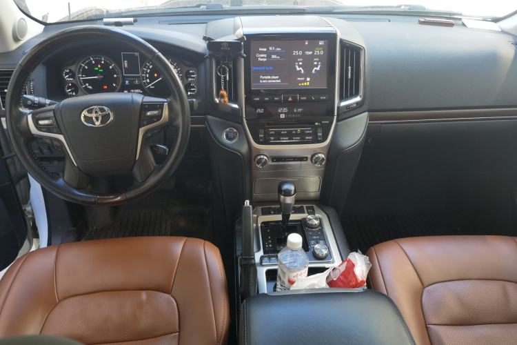 Used Toyota Land Cruiser  Center Console