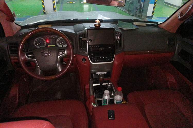 Used Toyota Land Cruiser  Center Console