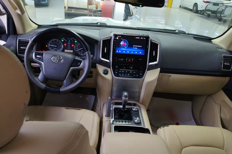 Used Toyota Land Cruiser 2017 4.0 GX-R Aluminum Wheels No Sunroof High-End Version—Middle East Market Center Console