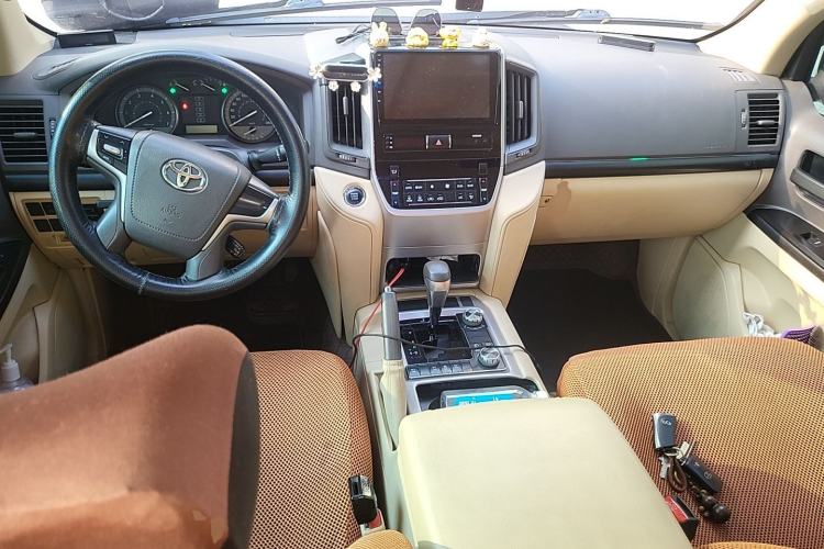 Used Toyota Land Cruiser  Center Console