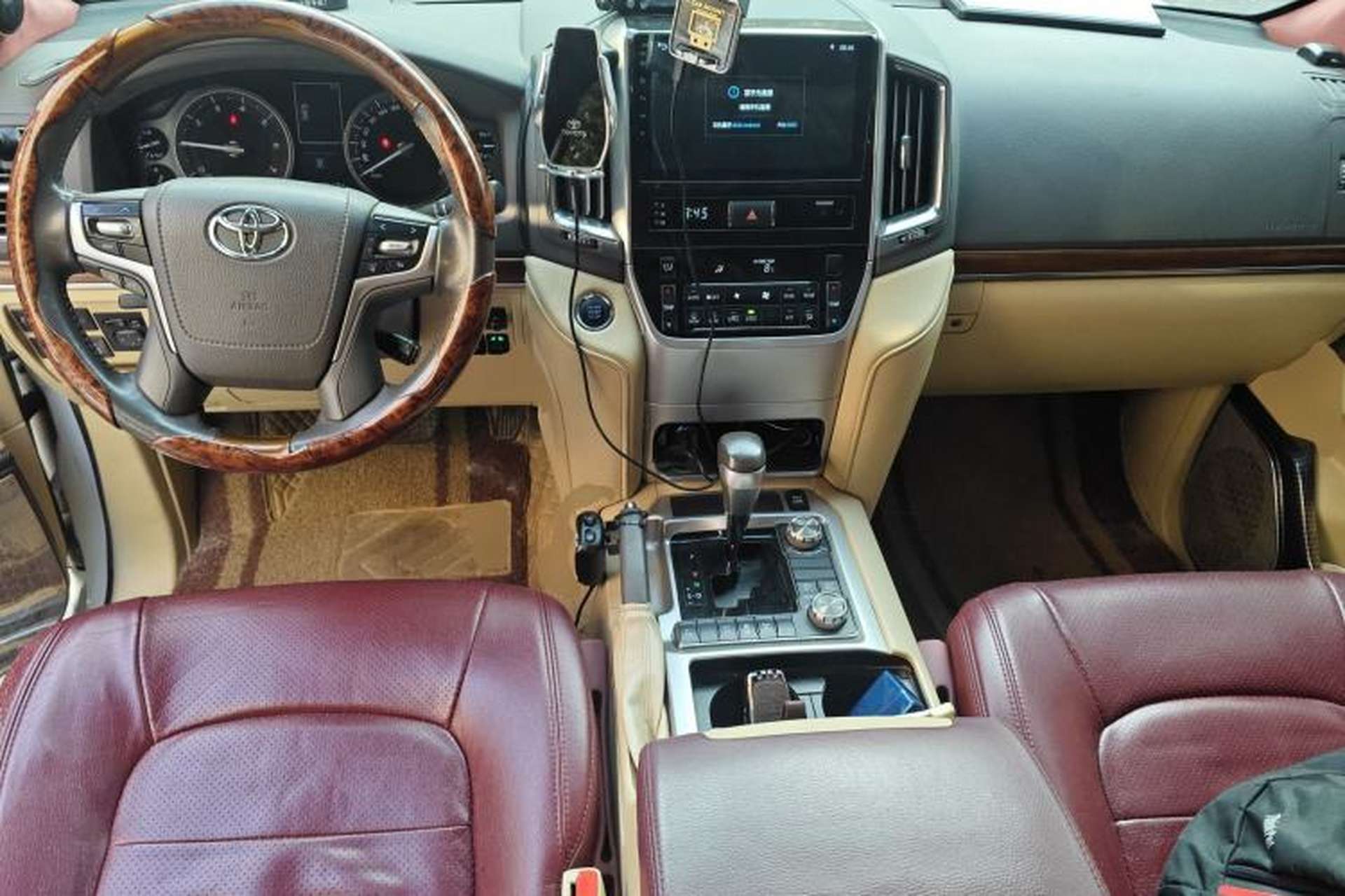 Used Toyota Land Cruiser 2017 5700 Middle East Edition Center Console