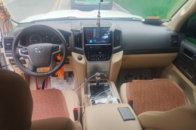 Used Toyota Land Cruiser  Center Console