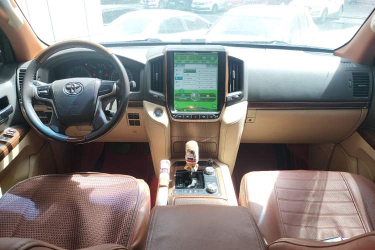 Used Toyota Land Cruiser  Center Console