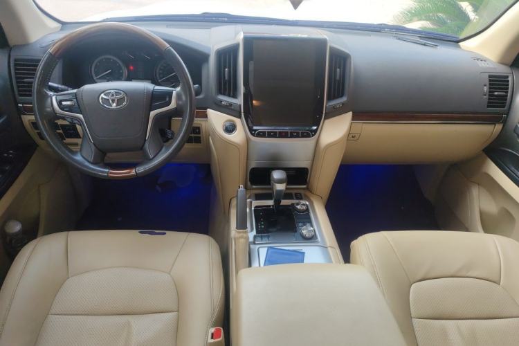 Used Toyota Land Cruiser  Center Console