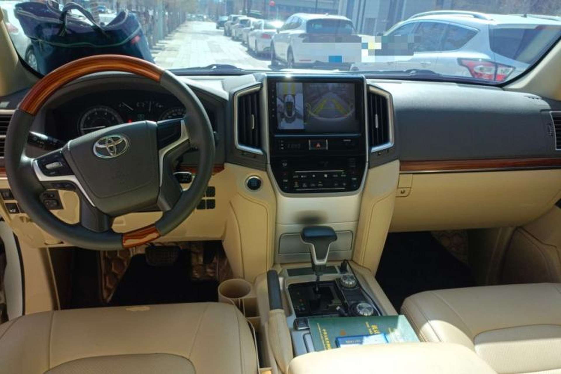 Used Toyota Land Cruiser  Center Console