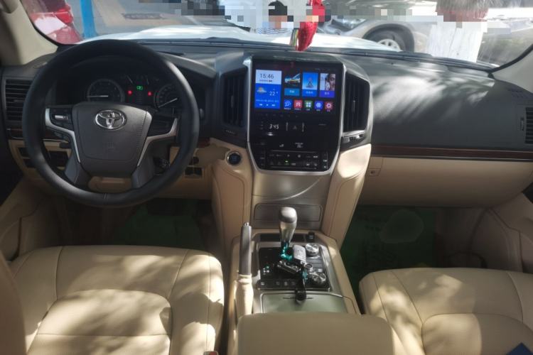 Used Toyota Land Cruiser  Center Console
