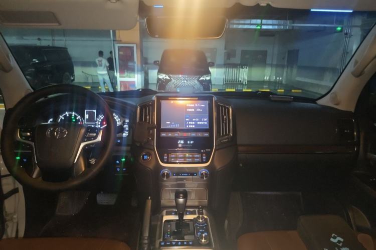 Used Toyota Land Cruiser  Center Console
