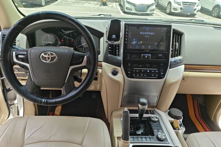 Used Toyota Land Cruiser  Center Console