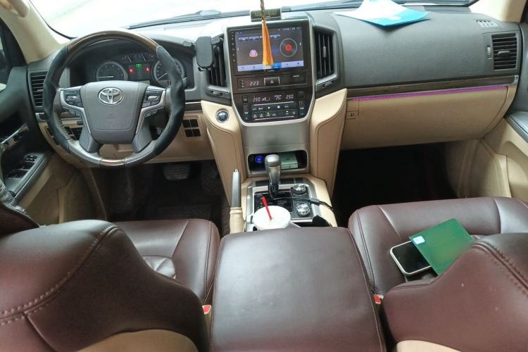 Used Toyota Land Cruiser  Center Console