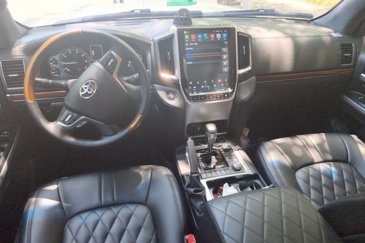 Used Toyota Land Cruiser  Center Console