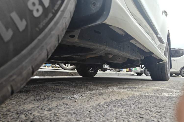 Used Toyota Land Cruiser 2017 4.0 GX-R Dual Fuel Dual Differential – Middle East Chassis Front Left