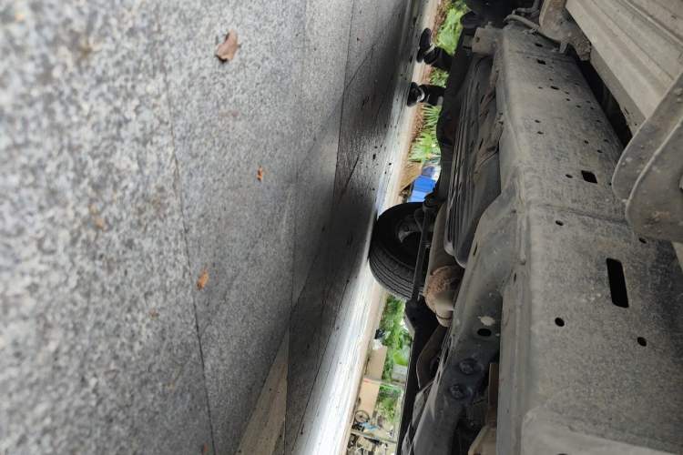 Used Toyota Land Cruiser  Chassis Front Right