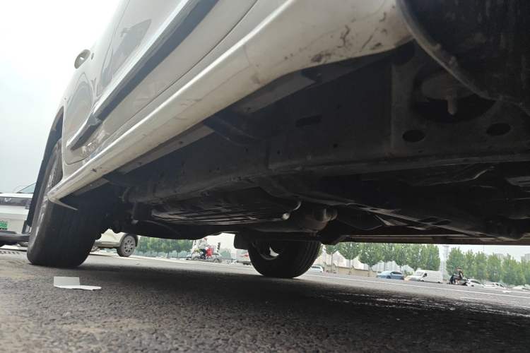 Used Toyota Land Cruiser 2017 4.0 GX-R Dual Fuel Dual Differential – Middle East Chassis Front Right