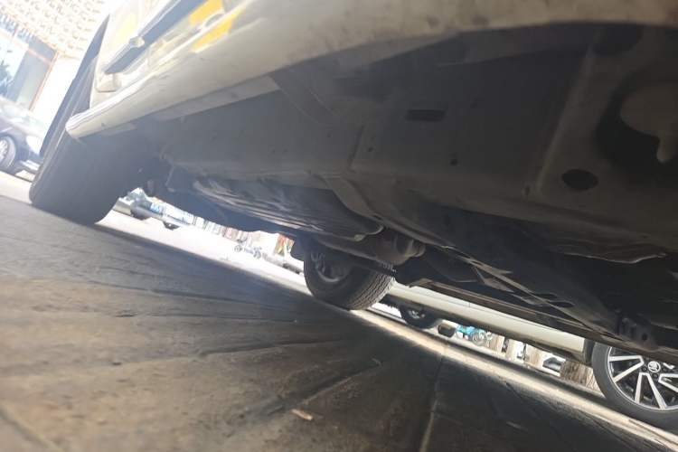 Used Toyota Land Cruiser  Chassis Front Right
