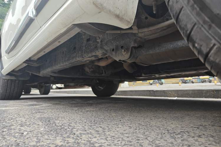 Used Toyota Land Cruiser 2017 4.0 GX-R Dual Fuel Dual Differential – Middle East Chassis Rear Left